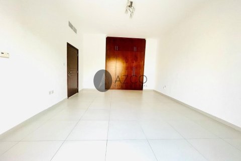 Снять в аренду виллу в Jumeirah 3, Джумейра, Дубай: 4 спальни, 371.6м², № 37622 - фото 9