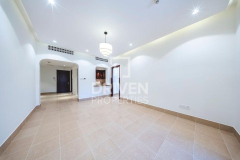 Apartment in Downtown Dubai (Downtown Burj Dubai), Dubai 2 bedrooms, 124.03 sq.m. № 140853 - photo 5