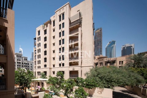 Apartment in Downtown Dubai (Downtown Burj Dubai), Dubai 2 bedrooms, 124.03 sq.m. № 140853 - photo 15