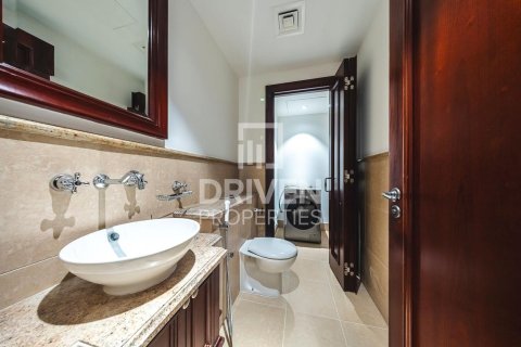 Apartment in Downtown Dubai (Downtown Burj Dubai), Dubai 2 bedrooms, 124.03 sq.m. № 140853 - photo 14