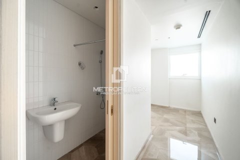 Снять в аренду квартиру в FIVE Palm Jumeirah, Пальма Джумейра, Дубай: 3 спальни, 216м², № 74155 - фото 13