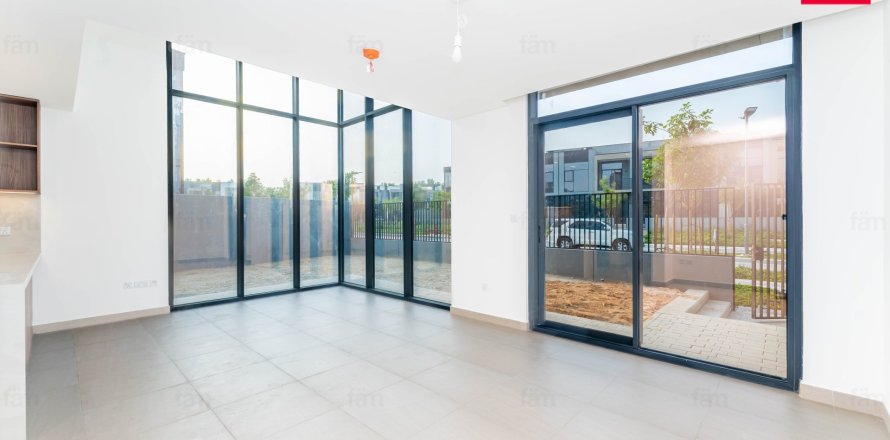 Вилла в Дубае, 4 спальни, 385.3м², № 139472