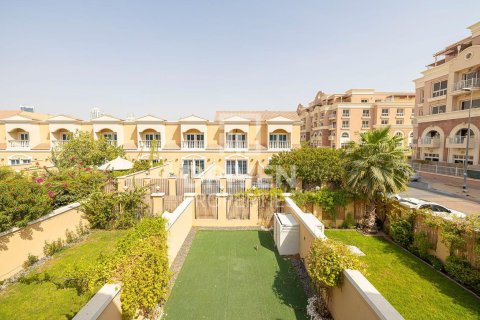 Maison de ville à District 12, Jumeirah Village Circle, Dubai, 1 chambre, 179.95 m², № 142998