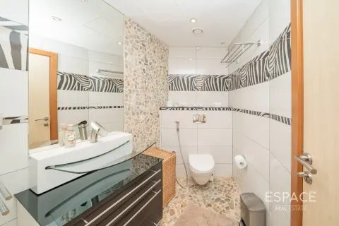 Apartment in Dubai Marina, Dubai 2 bedrooms, 143 sq.m. № 122893 - photo 8