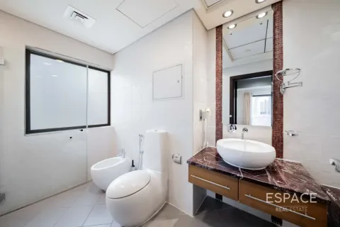 Apartment in Jumeirah Beach Residence, Dubai 4 bedrooms, 288 sq.m. № 122907 - photo 4