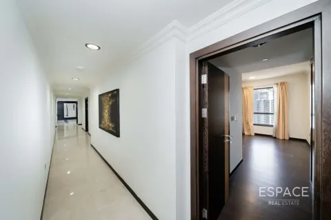 Apartment in Jumeirah Beach Residence, Dubai 4 bedrooms, 288 sq.m. № 122907 - photo 2