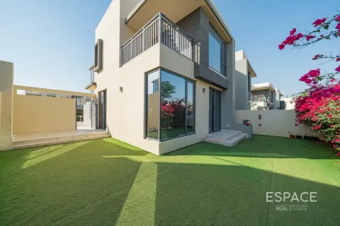 Villa à Dubai Hills Estate, Dubai, 4 chambres, 229 m², № 122912