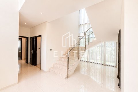 Villa en The Field, DAMAC Hills (Akoya by DAMAC), Dubai, 5 dormitorios, 465 m², № 139071 - foto 23