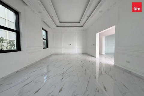 Villa in Dubai 5 bedrooms, 930.2 sq.m. № 139709 - photo 7