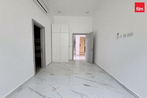 Villa in Dubai 5 bedrooms, 930.2 sq.m. № 139709 - photo 9