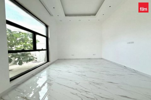 Villa in Dubai 5 bedrooms, 930.2 sq.m. № 139709 - photo 15