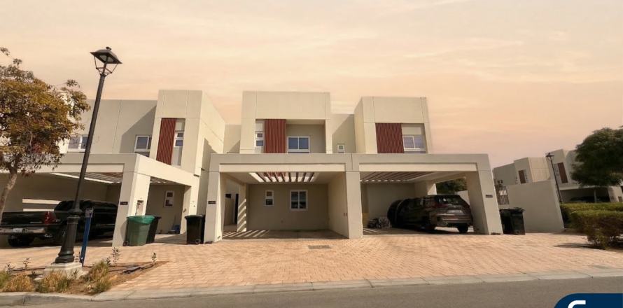 Adosado en Villanova, Dubai Land, Dubai, 3 dormitorios, 179 m², № 91163