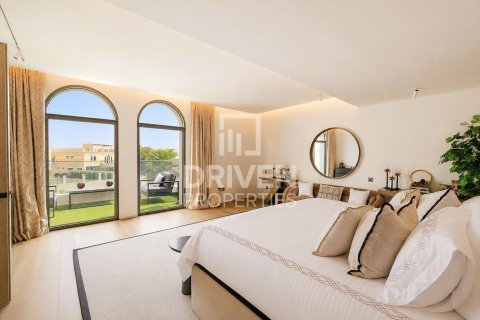 Villa à Jumeirah Islands, Dubai, 4 chambres, 1001.68 m², № 141102 - photo 15