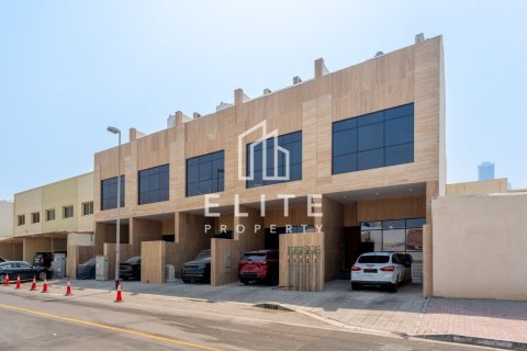 Townhouse in Al Badaa, Dubai 4 bedrooms, 669 sq.m. № 134978
