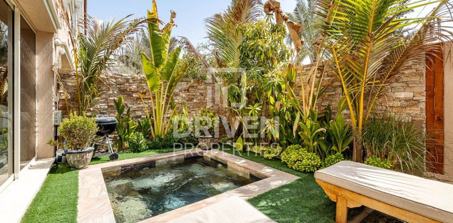 Adosado en Al Andalus, Jumeirah Golf Estates, Dubai, 2 dormitorios, 134.43 m², № 140666