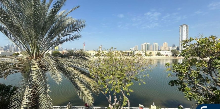 فيلا في البحيرات, دبي 4 غرف نوم, 324 م² رقم 88448