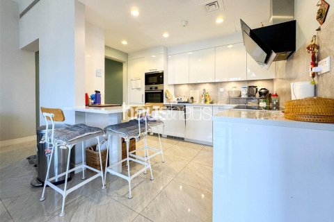 Apartamento en Greens, Dubai, 3 dormitorios, 193 m², № 43774