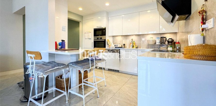 Apartamento en Greens, Dubai, 3 dormitorios, 193 m², № 43774