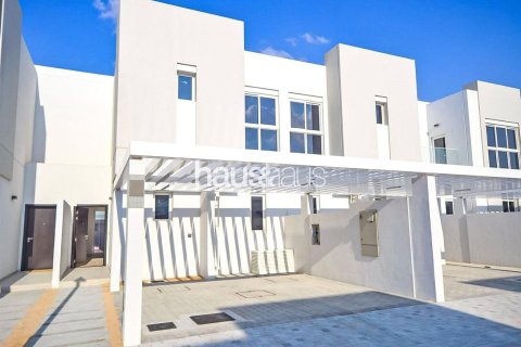 Таунхаус в Arabella Townhouses, Мудон, Дубай, 3 спальни, 142м², № 43775