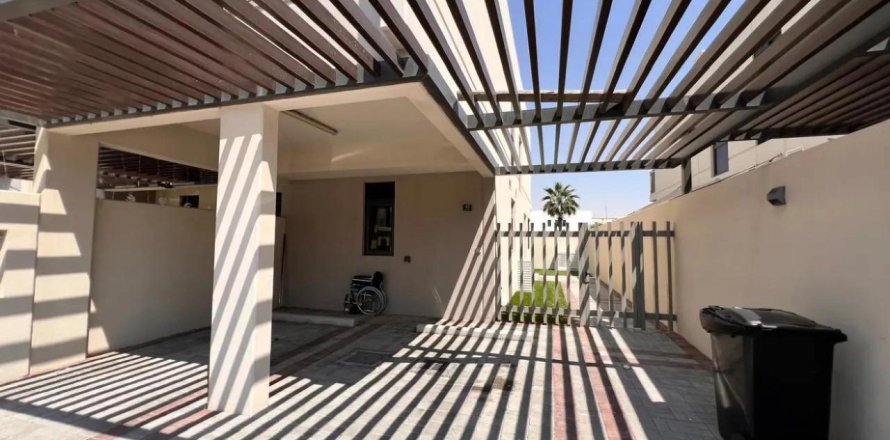 Villa in Dubai 3 bedrooms, 172 sq.m. № 24134