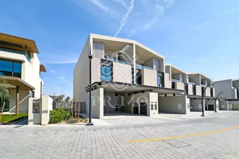 Townhouse in Dubai 4 bedrooms, 540 sq.m. № 109955