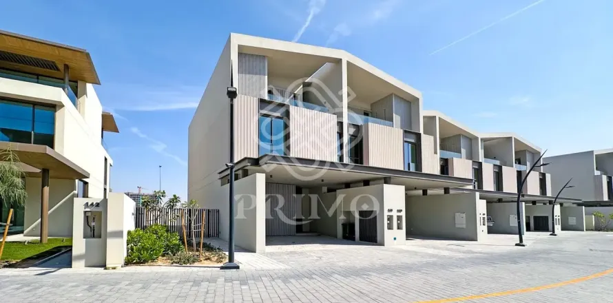 Adosado en Dubai, 4 dormitorios, 540 m², № 109955