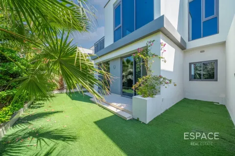 Villa in Dubai Hills Estate, Dubai 4 bedrooms, 229 sq.m. № 122771