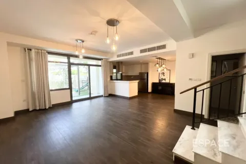 Maison de ville à Dubai, 3 chambres, 208 m², № 122377