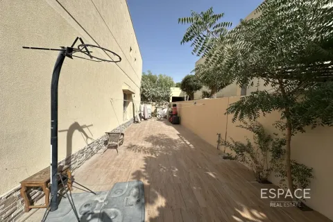Villa à Meadows, Dubai, 4 chambres, 332 m², № 122371 - photo 5