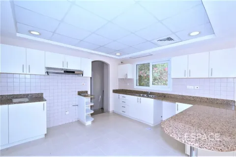 Villa à Meadows, Dubai, 4 chambres, 332 m², № 122371 - photo 15