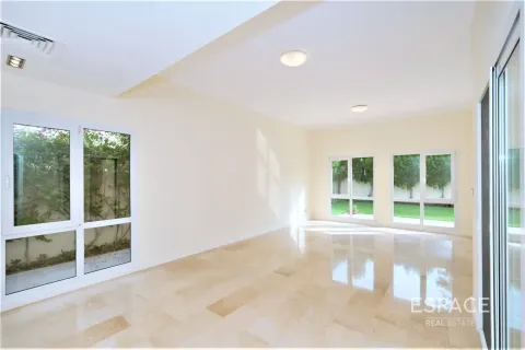 Villa à Meadows, Dubai, 4 chambres, 332 m², № 122371 - photo 7