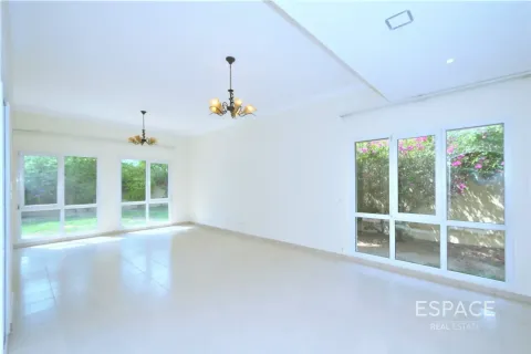 Villa à Meadows, Dubai, 4 chambres, 332 m², № 122371 - photo 10