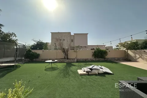 Villa à Meadows, Dubai, 4 chambres, 332 m², № 122371 - photo 3