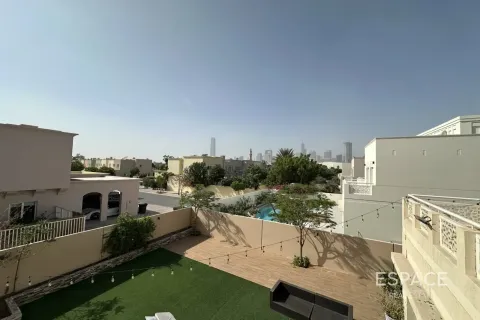 Villa à Meadows, Dubai, 4 chambres, 332 m², № 122371 - photo 4