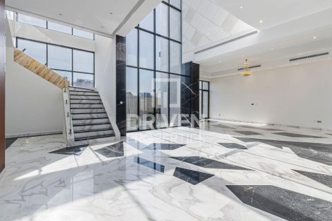 Villa en Al Barsha South, Al Barsha, Dubai, 6 dormitorios, 2148.38 m², № 138559 - foto 7