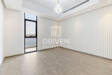 Villa en Al Barsha South, Al Barsha, Dubai, 6 dormitorios, 2148.38 m², № 138559 - foto 14