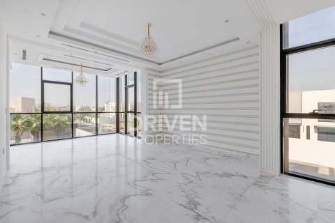 Villa en Al Barsha South, Al Barsha, Dubai, 6 dormitorios, 2148.38 m², № 138559 - foto 12
