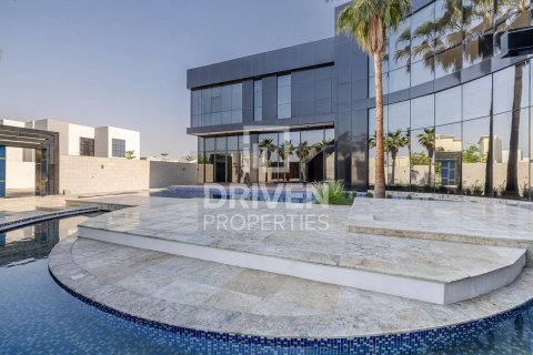Villa en Al Barsha South, Al Barsha, Dubai, 6 dormitorios, 2148.38 m², № 138559 - foto 2