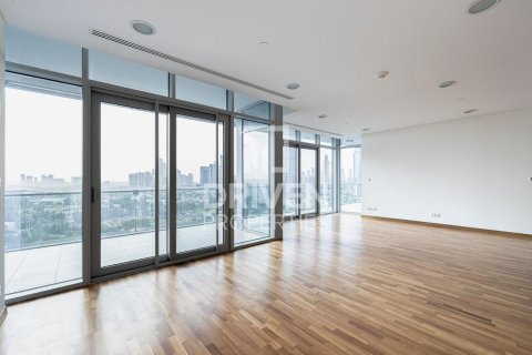 Квартира в DIFC, Дубай, 2 спальни, 170.94м², № 128173