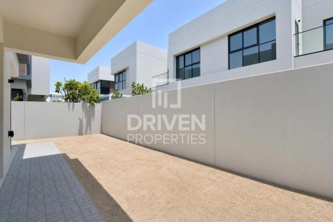 Villa à Dubai Land, Dubai, 5 chambres, 325.25 m², № 129719 - photo 29