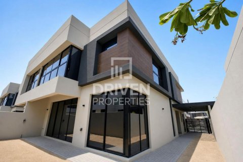 Villa à Dubai Land, Dubai, 5 chambres, 325.25 m², № 129719 - photo 25
