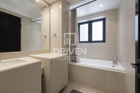 Apartment in Downtown Dubai (Downtown Burj Dubai), Dubai 2 bedrooms, 171.78 sq.m. № 138516 - photo 12
