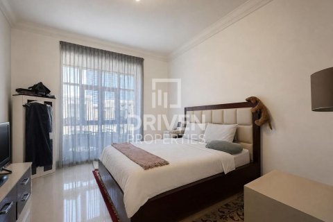 Apartment in Downtown Dubai (Downtown Burj Dubai), Dubai 2 bedrooms, 171.78 sq.m. № 138516 - photo 4