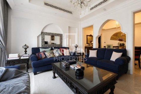 Apartment in Downtown Dubai (Downtown Burj Dubai), Dubai 2 bedrooms, 171.78 sq.m. № 138516 - photo 2
