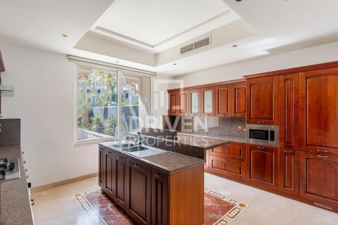 Купить виллу в The Crescent, Пальма Джумейра, Дубай: 4 спальни, 564.57м², № 138585 - фото 21