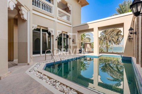 Купить виллу в The Crescent, Пальма Джумейра, Дубай: 4 спальни, 564.57м², № 138585 - фото 2