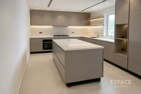 Villa en Meadows 1, Meadows, Dubai, 5 dormitorios, 325 m², № 122658 - foto 2