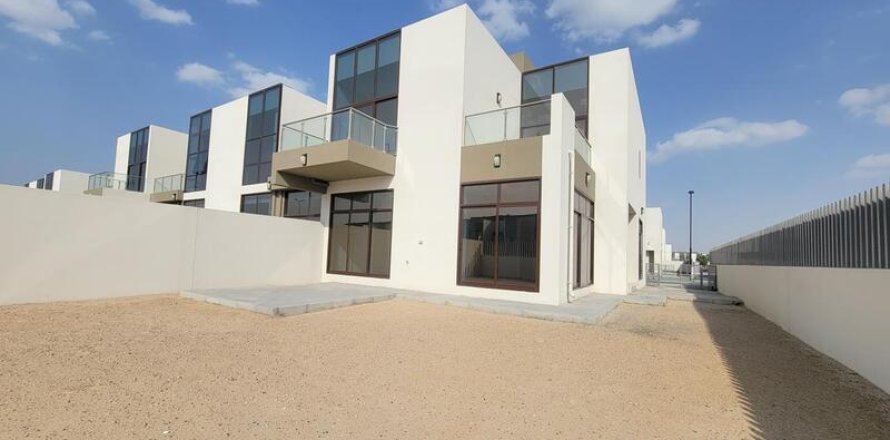 Вилла в Аль-Барше, Дубай, 4 спальни, 553.78м², № 52670