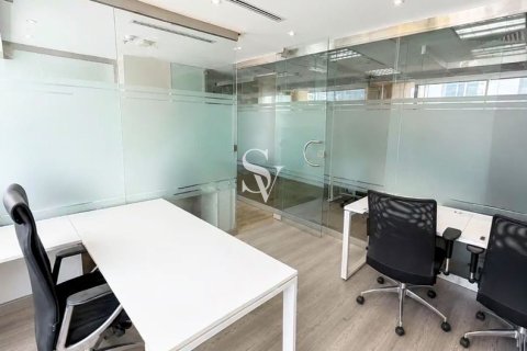 Снять в аренду офис в Mazaya Business Avenue, Джумейра Лейк Тауэрс, Дубай: 165м², № 113220 - фото 8