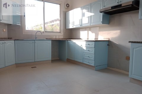 Villa in Sheikh Zayed Road, Dubai 4 bedrooms, 297.3 sq.m. № 8634 - photo 10